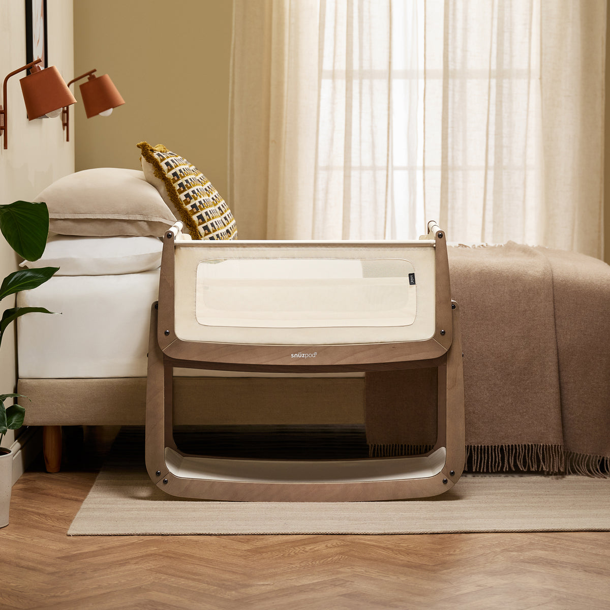 Snuzpod 5 - Bedside Co-Sleeper | Walnut