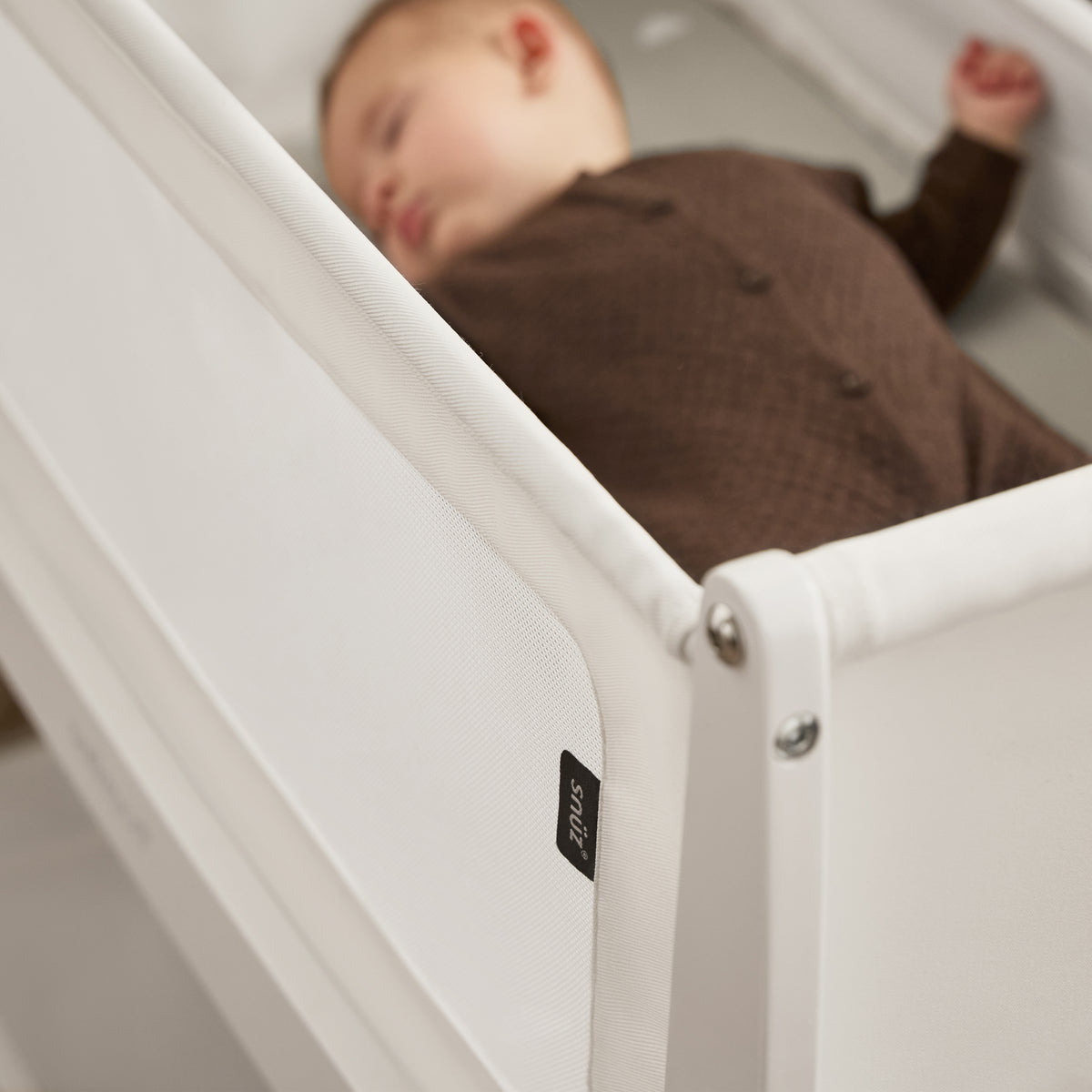 Snuzpod 5 - Bedside Co-Sleeper | White
