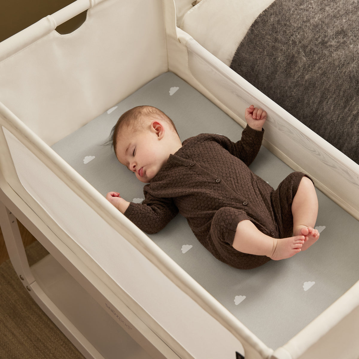 Snuzpod 5 - Bedside Co-Sleeper | White