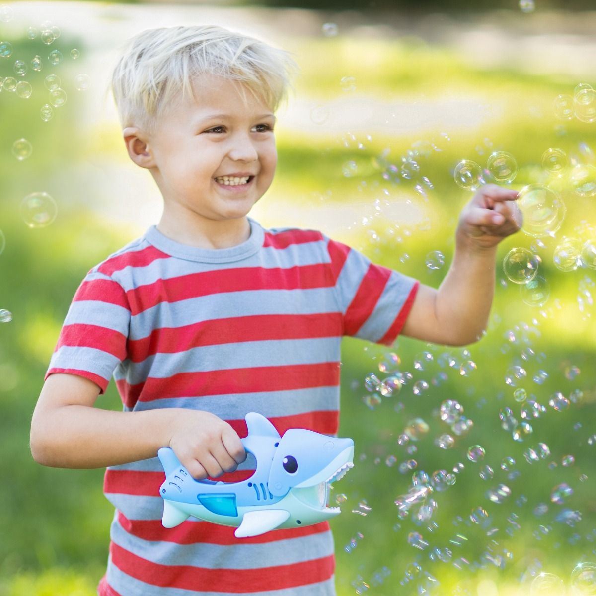 Max Bubbles - Handheld Bubble Machine | Shark