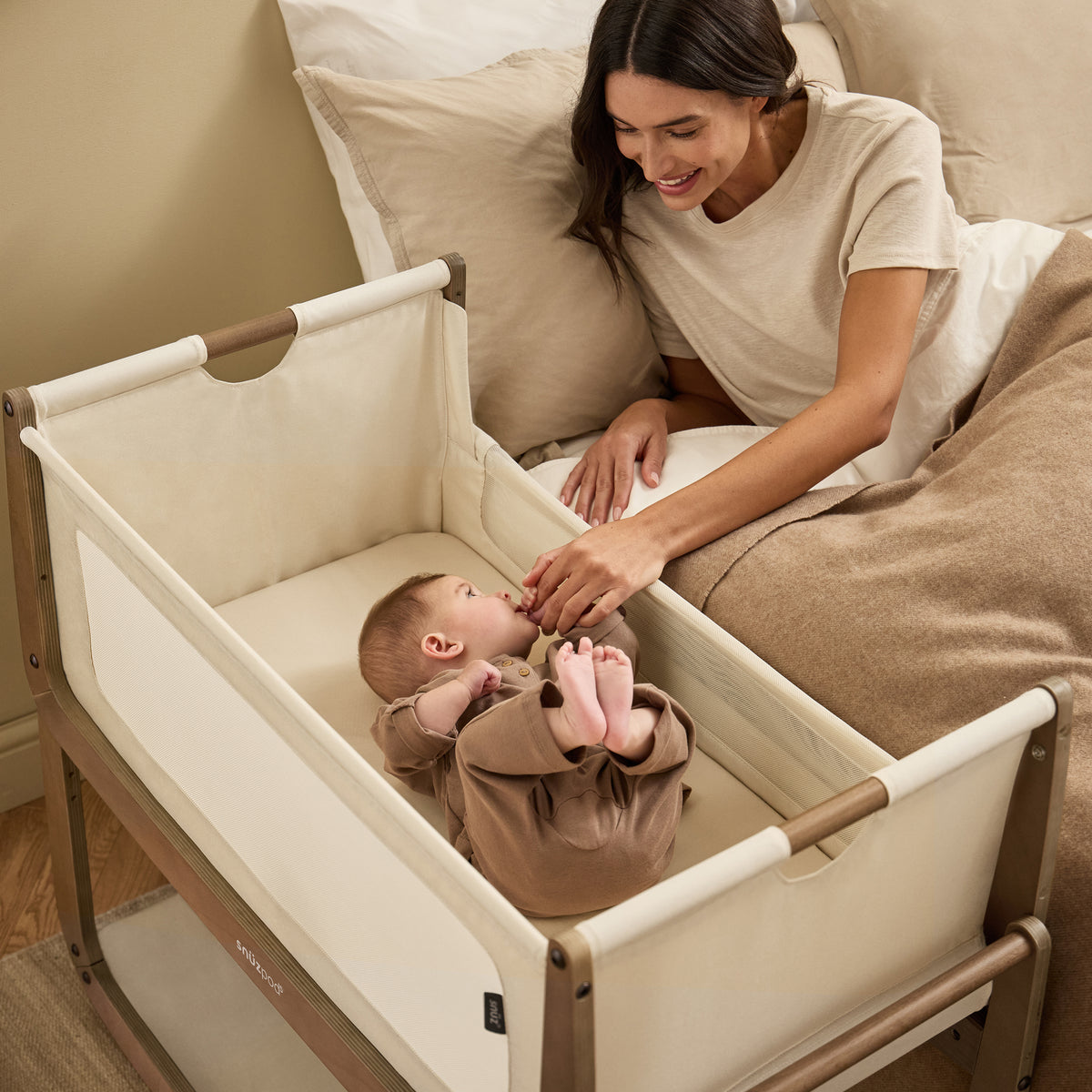 Snuzpod 5 - Bedside Co-Sleeper | Walnut