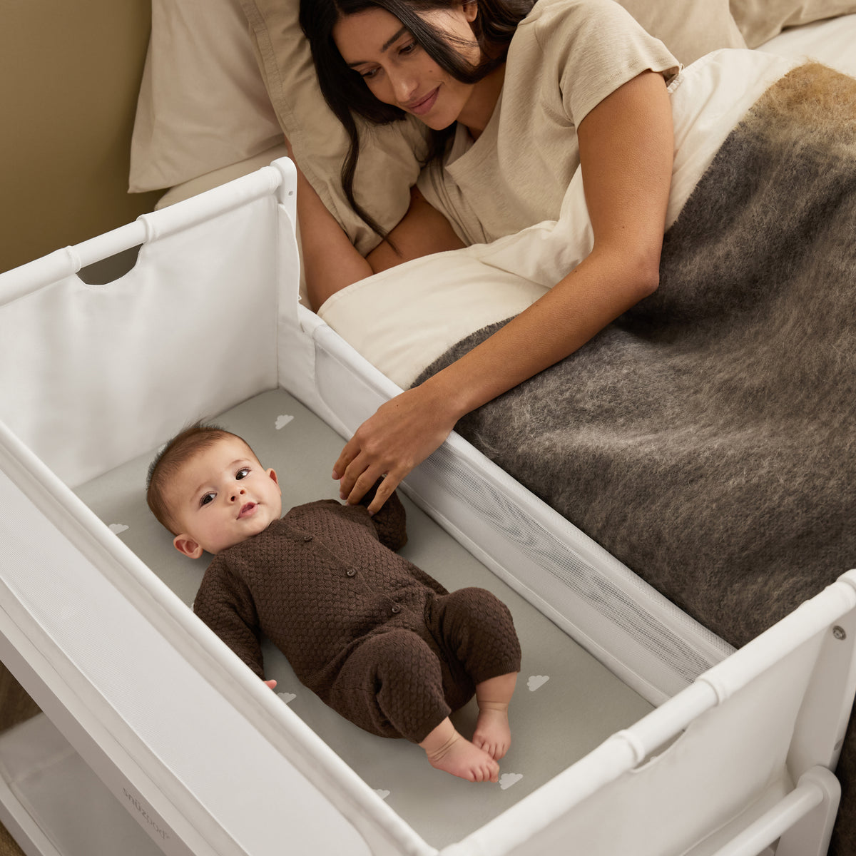 Snuzpod 5 - Bedside Co-Sleeper | White