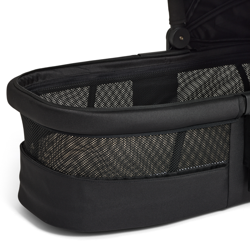 Edwards & Co - Carry Cot 3