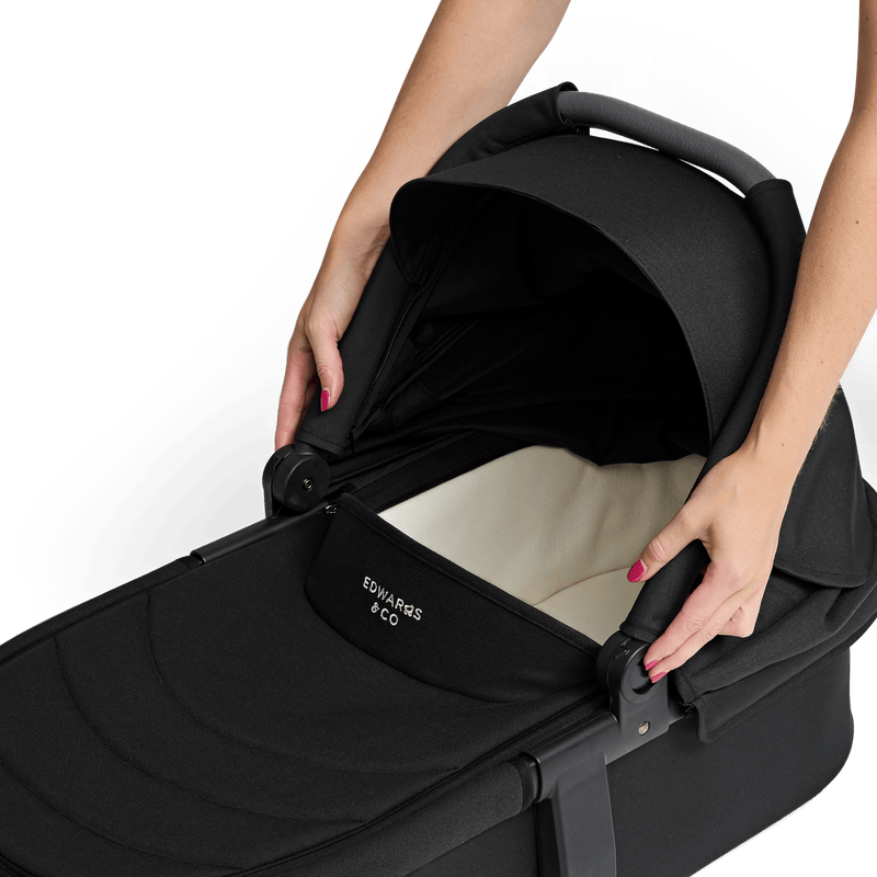 Edwards & Co - Carry Cot 2